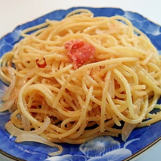 鷹の爪でピリッと　玉ねぎと明太子のパスタ